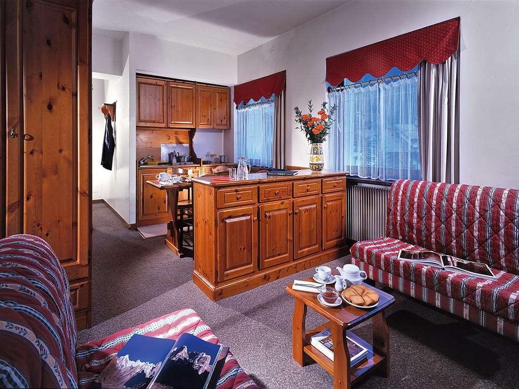 Hotel Miramonti Corvara Værelse billede