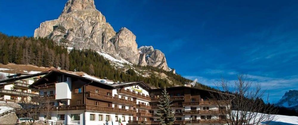 Hotel Miramonti Corvara Eksteriør billede