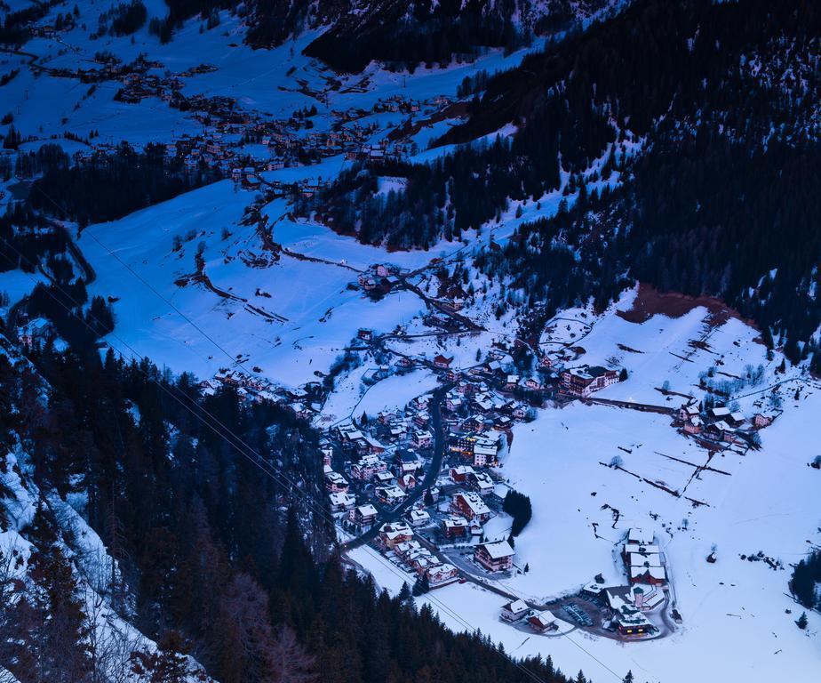 Hotel Miramonti Corvara Eksteriør billede