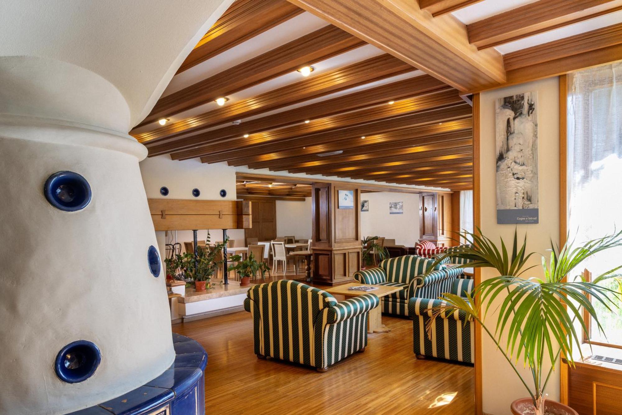 Hotel Miramonti Corvara Eksteriør billede